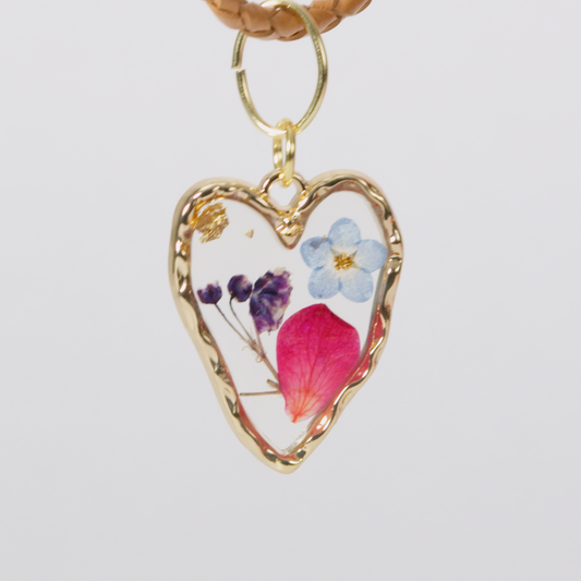 v_000009_Flower in Resin (medium heart)